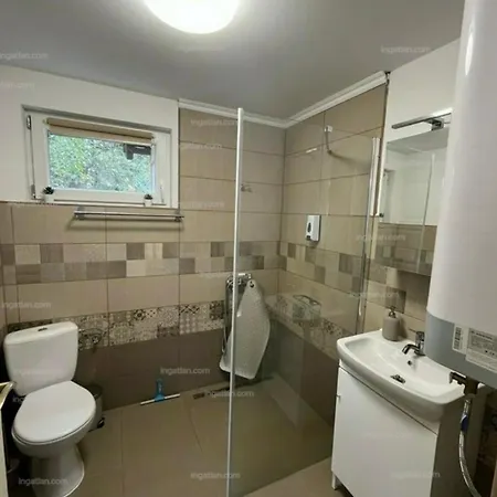 Félholdas Pagony B Apartman